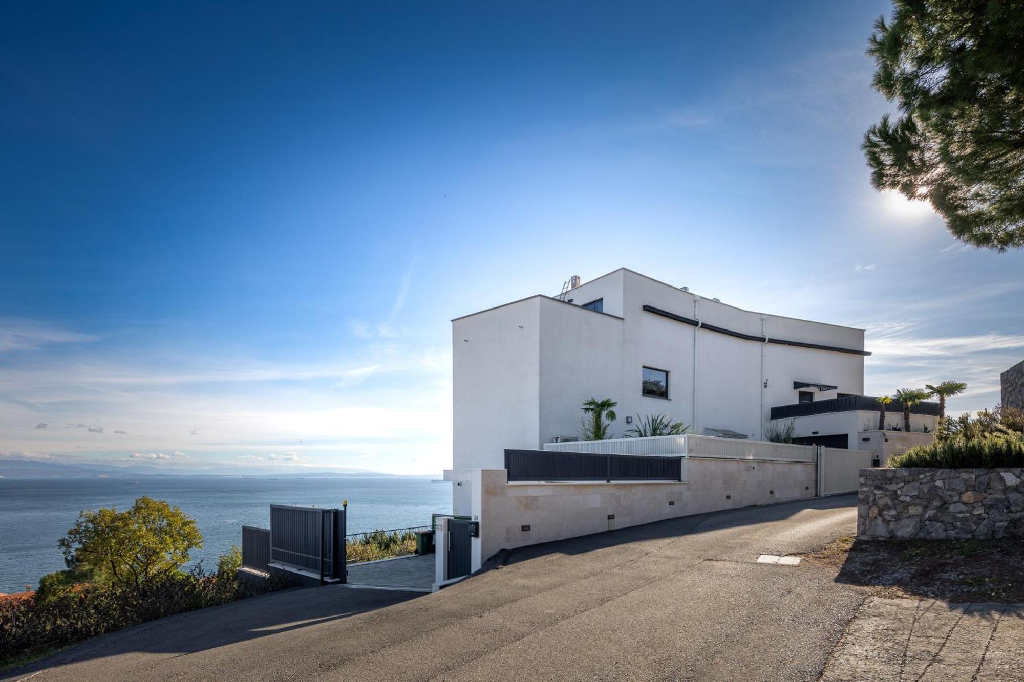 Hillside Apartment Volosko Abbazia Esterno foto